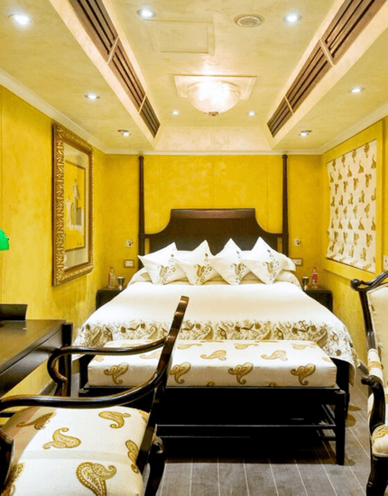 Royal Cabins Img
